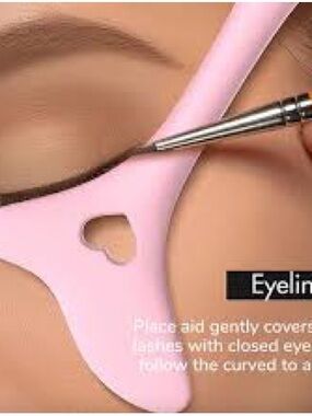 Pink Eyeliner & Eyeshadow Stencil - Precise Eye Makeup Aid